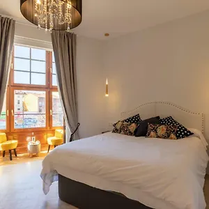 Apartment Acogedor, De Diseno Moderno En Zona Antigua, Bilbao